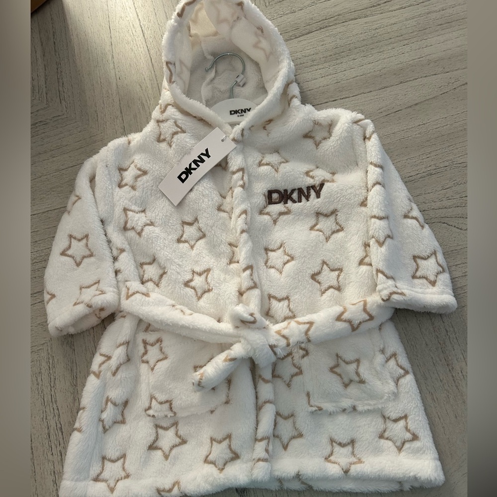 NWT DKNY Infant Hooded Bathrobe White with Gold Stars Size 6-9 Months
